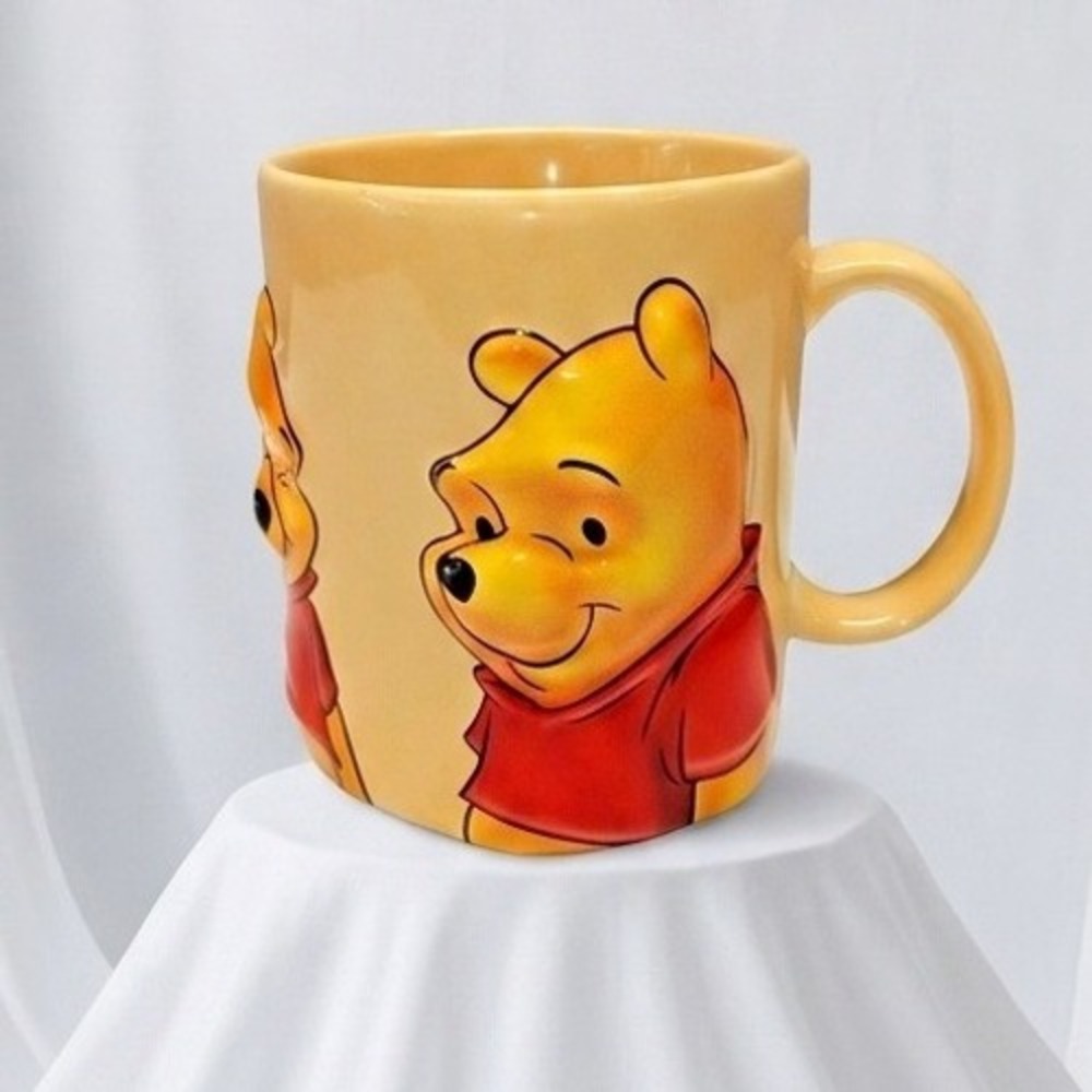 Disney Winnie the Pooh 3D Embossed Mug Ceramic Yellow Red 16oz Cup‎